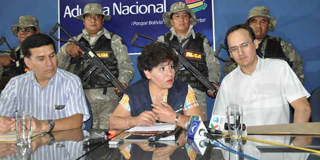 Marlene Ardaya, presidenta de la Aduana, en reunión con productores de Santa Cruz.