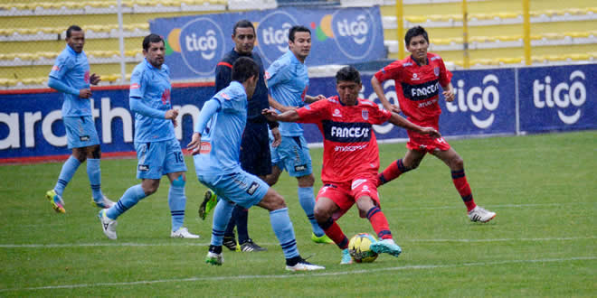 Bolívar derrotó por 2-0 a Universitario de Sucre