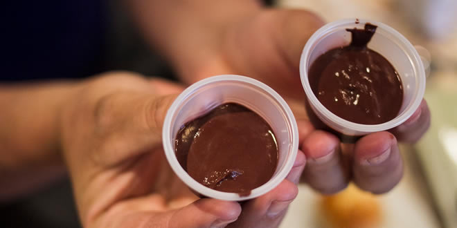 Chocolate de coca y cacao ‘KukaXoco’, presentado en La Paz.