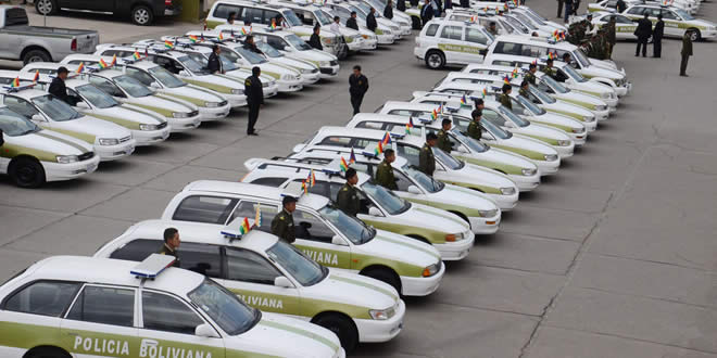 Vehículos y equipamiento para la Policía Boliviana