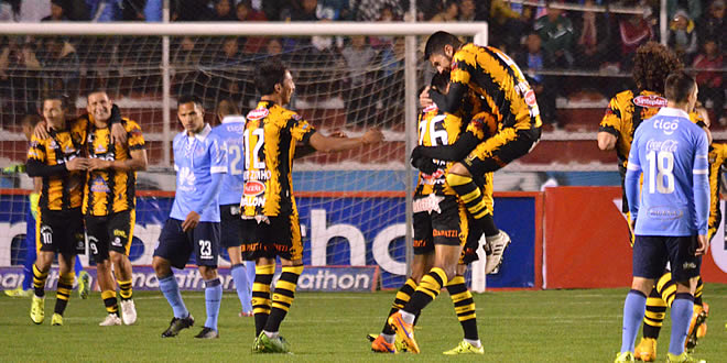 Clásico paceño: The Strongest ganó a Bolívar (2-0).