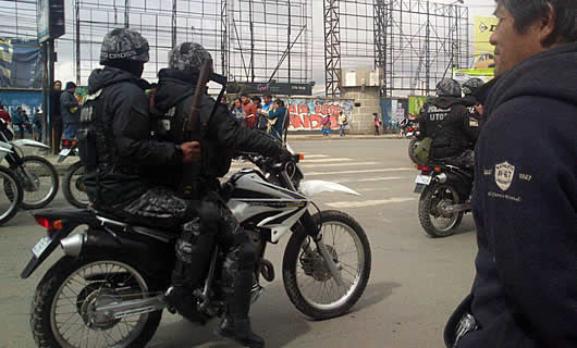 Policía gasifica a Choferes en El Alto