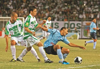 Bolívar arañó un empate 2 a 2 con Oriente Petrolero