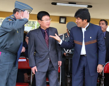 El presidente Morales señaló que el equipamiento de las Fuerzas Armadas es para servir mejor al pueblo boliviano.