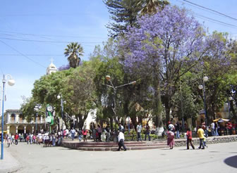 Plaza 15 de agosto de Quillacollo, Cochabamba.