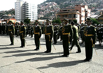 Ministro de Gobierno informó que el reglamento para el ascenso a generales en la policía boliviana fue modificado.