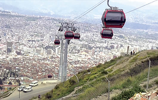 Teleférico La Paz-El Alto: inspeccionan fase final