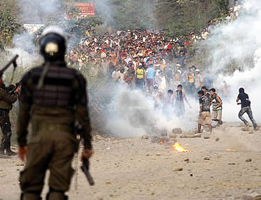 comisión de fiscales se trasladó a Caranavi para tomar declaraciones de 21 dirigentes que habrían participado en el bloqueo de la carretera a La Paz.