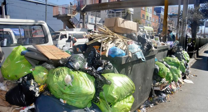 La basura en la ciudad de El Alto.