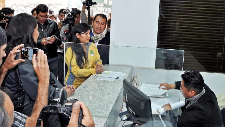 Soledad Chapetón, Alcaldesa de la ciudad de El Alto, presenta denuncia formal en la Fiscalía.