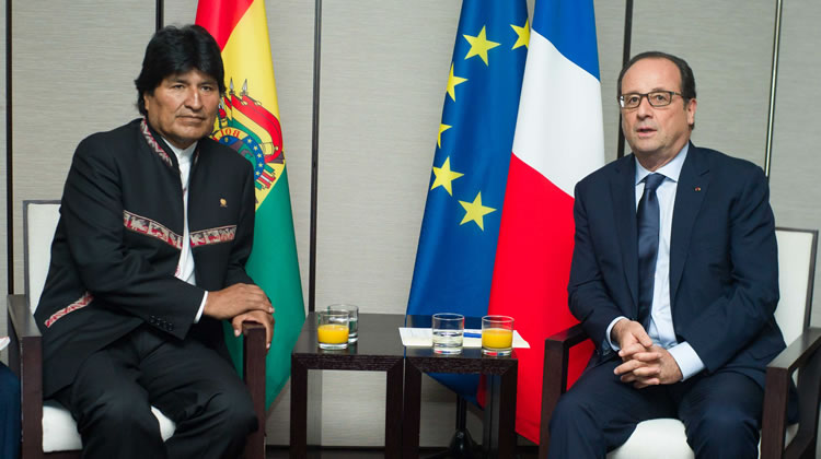 Los presidentes de Bolivia, Evo Morales, y de Francia, François Hollande