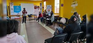 Jóvenes de El Alto se capacitan para la inserción laboral