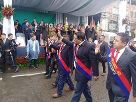 UPEA festeja 39 Años de vida de El Alto participando del desfile cívico y militar