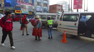 Trameaje persiste en la plaza Ballivián: Distrito 6 de El Alto enfrenta resistencia