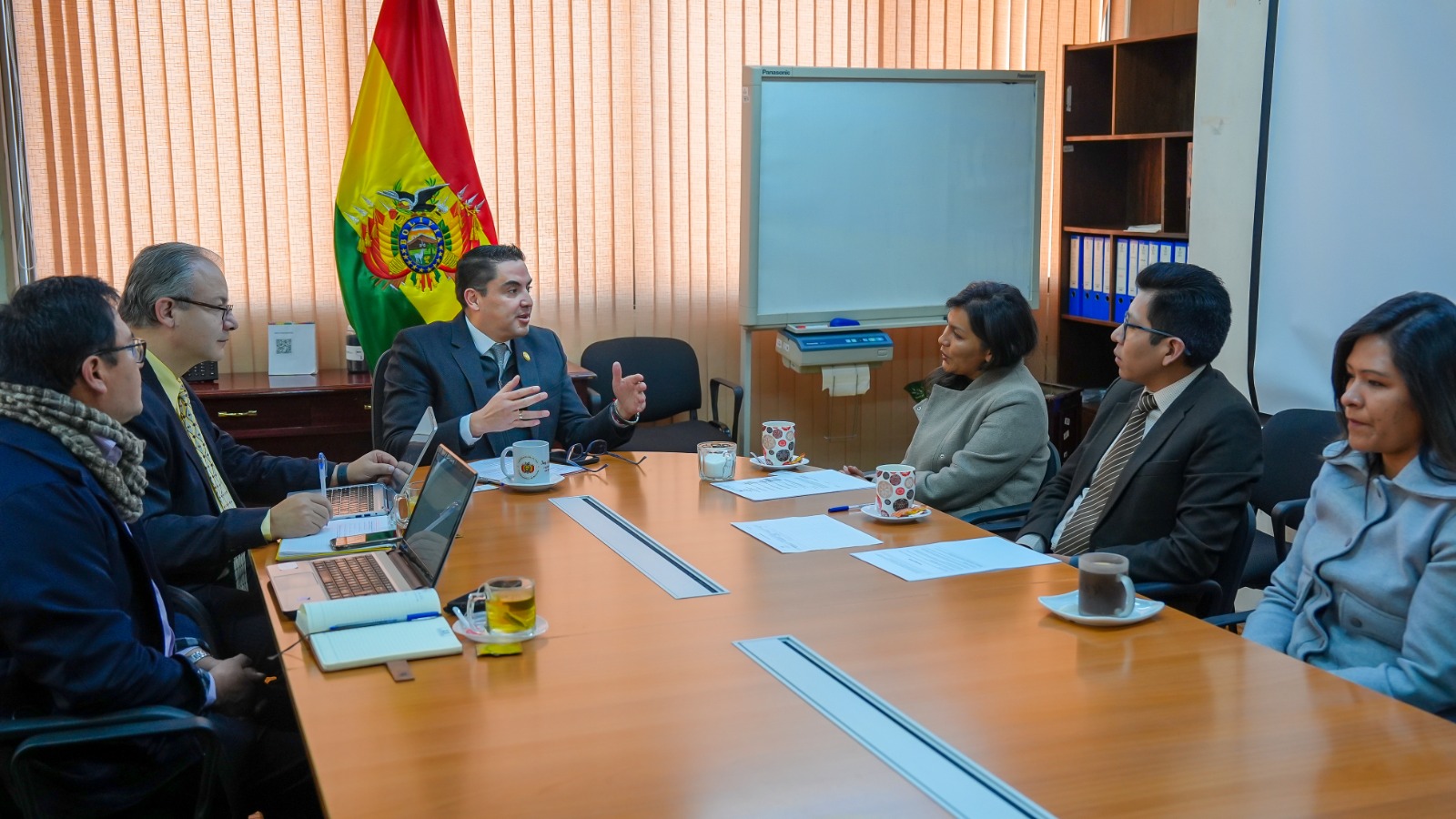 Analizan la propuesta de creación de la Zona Económica Especial (ZEE) en la ciudad de El Alto
