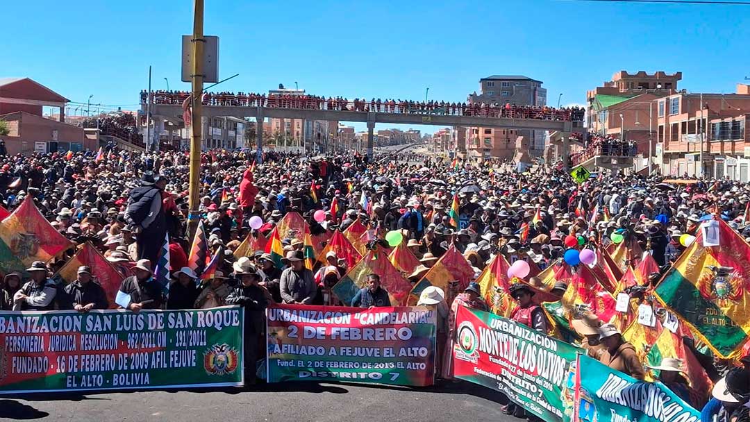 Vecinos y organizacione sociales participan del Cabildo del Distrito 7 de El Alto