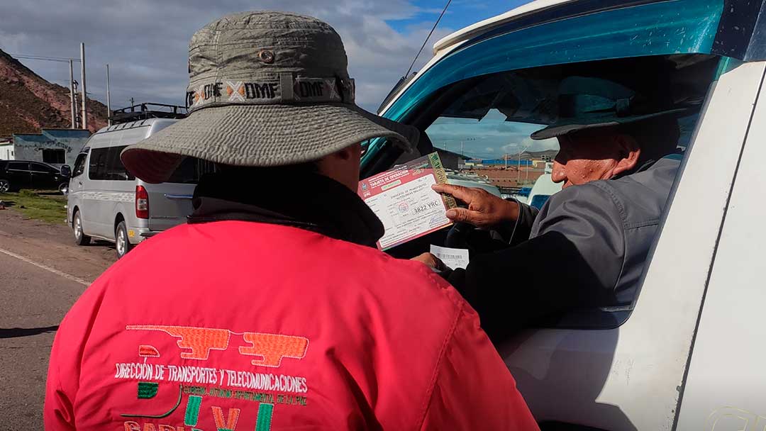 En control a dos sindicatos interprovinciales, la Gobernación verifica que un 70% de coches cumple con el servicio adecuado