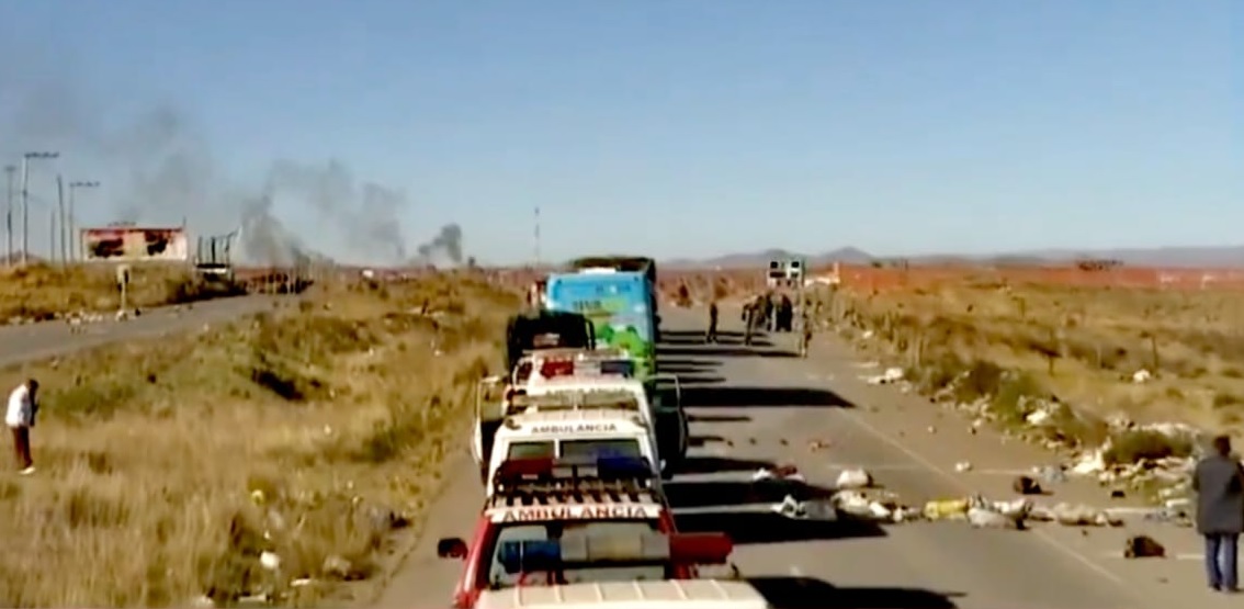 Desbloqueo en las carreteras que conectan la ciudad de La Paz con el interior del país.