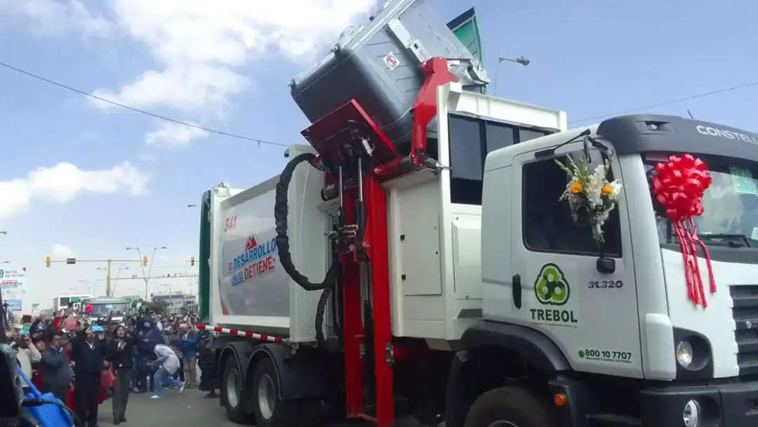 Aseo urbano en El Alto tendrá los camiones de carga lateral