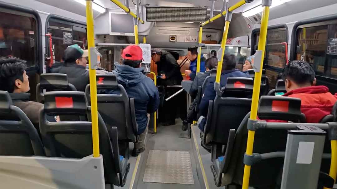 Equipo de la Alcaldía de El Alto, subalcaldes y personal de los buses municipales realizan inspección de rutas y paradas.