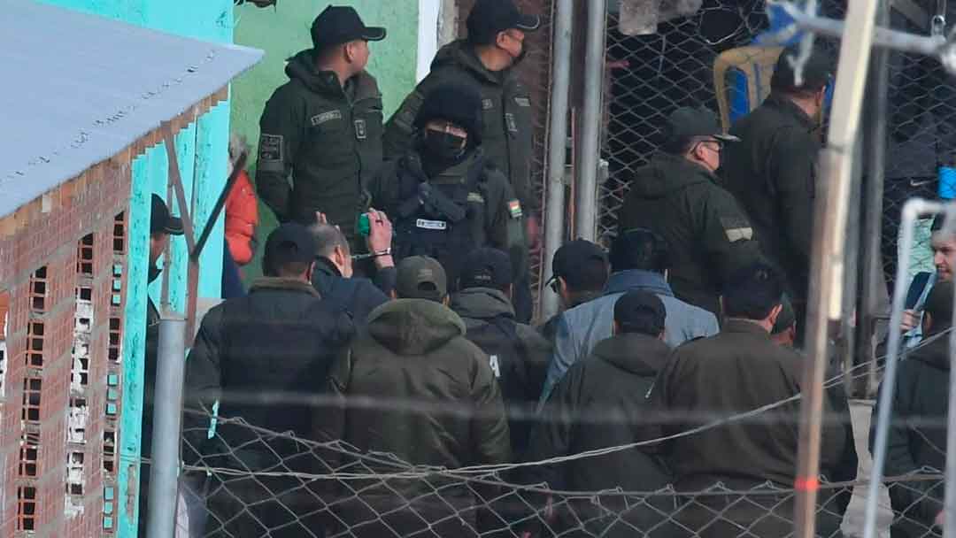 Luis Fernando Camacho al momento de ser trasladado desde el penal de Chonchocoro al Hospital del Sur en El Alto.