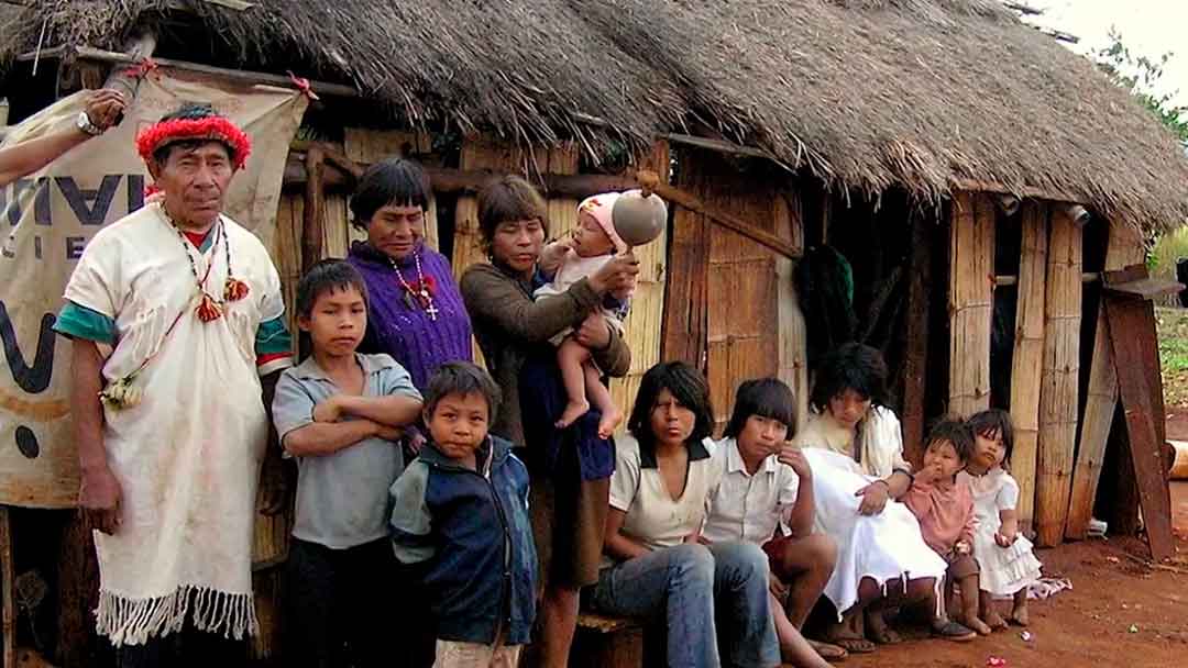 Los Guarayos, su organización social en la familia.