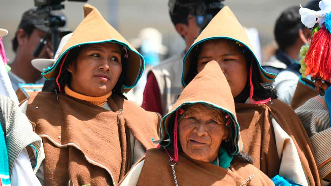 Mujeres de la nación de los Urus Chipaya.