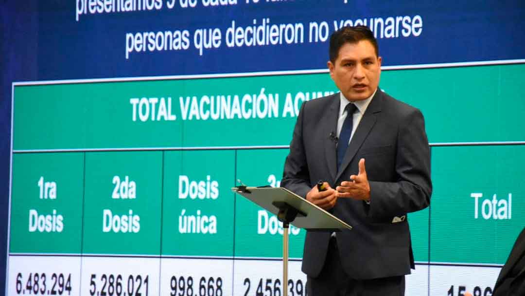 Ministro de Salud y Deportes, Jeyson Auza, en conferencia de prensa.