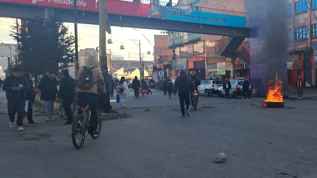 Paro de transporte en la ciudad de El Alto en su segundo día.