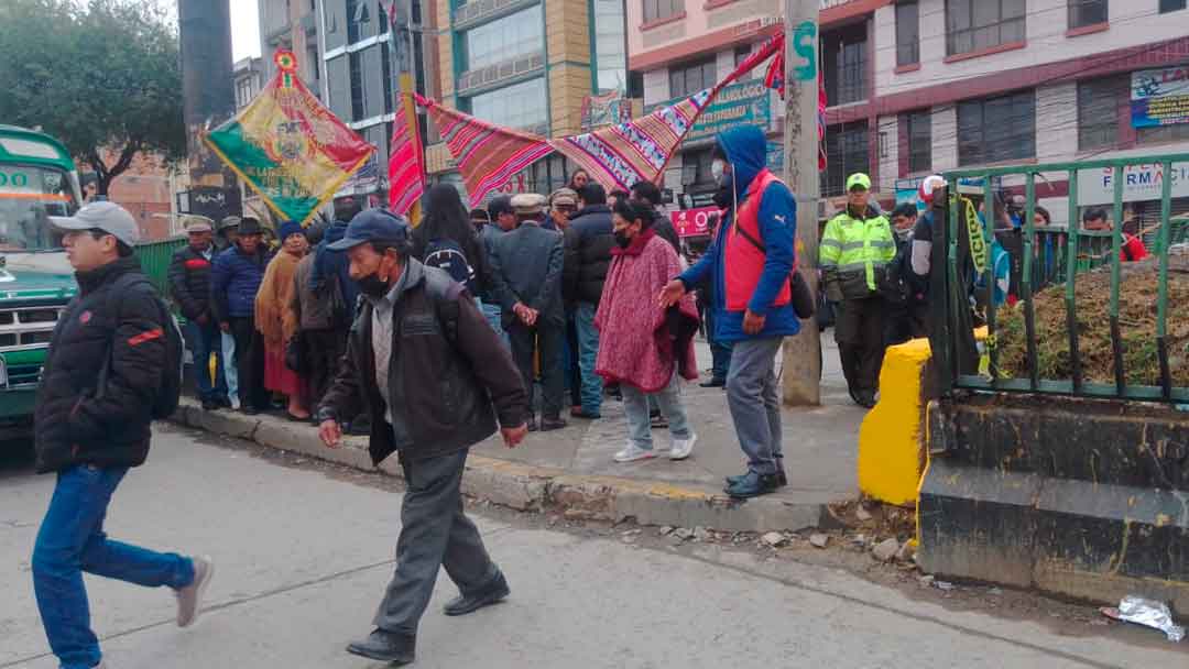 Nuevo paso peatonal de la avenida 6 de Marzo, a la altura de la Calle 2 en la Ceja El Alto.