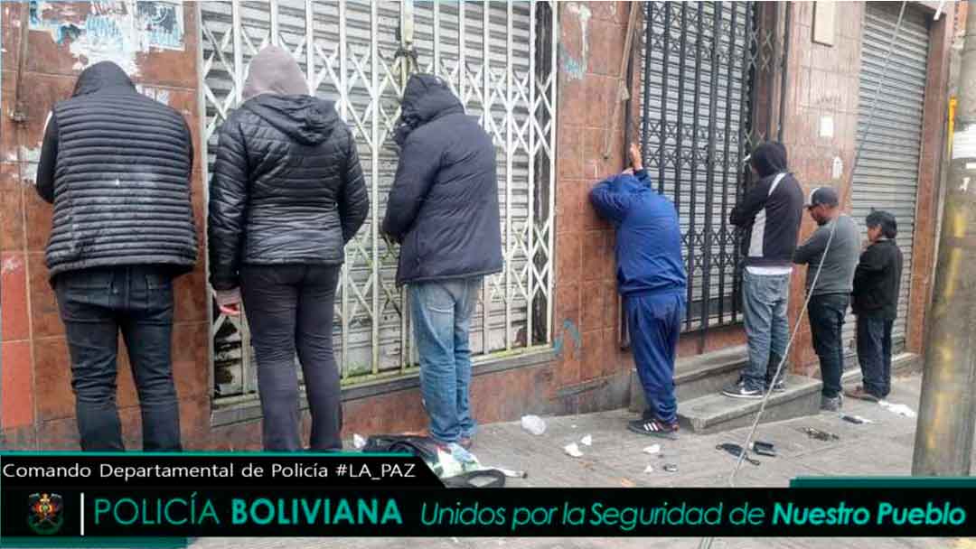Siete personas, entre ellos seis hombres y una mujer, fueron arrestados en el “Barrio Chino” de la ciudad de La Paz
