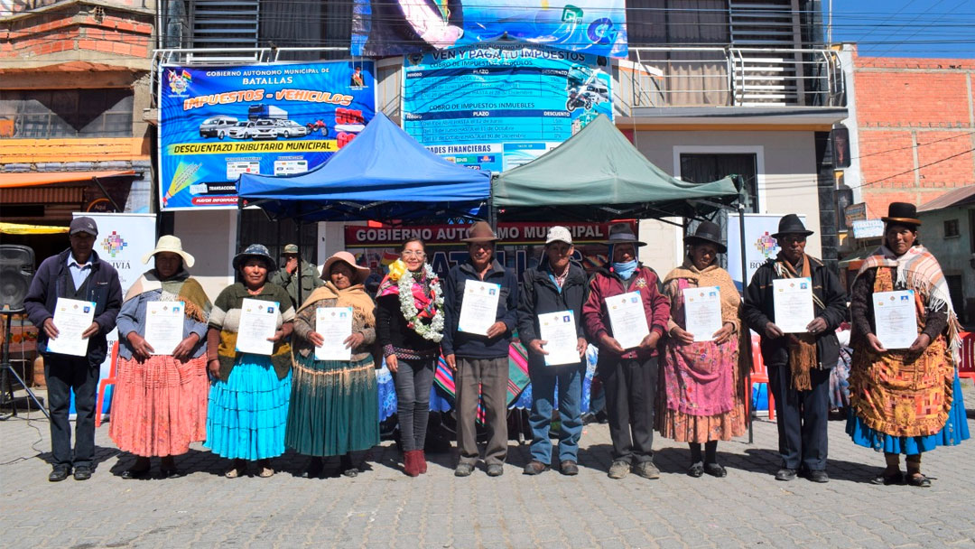 En la entrega certificados de competencias a productores de leche de Batallas.