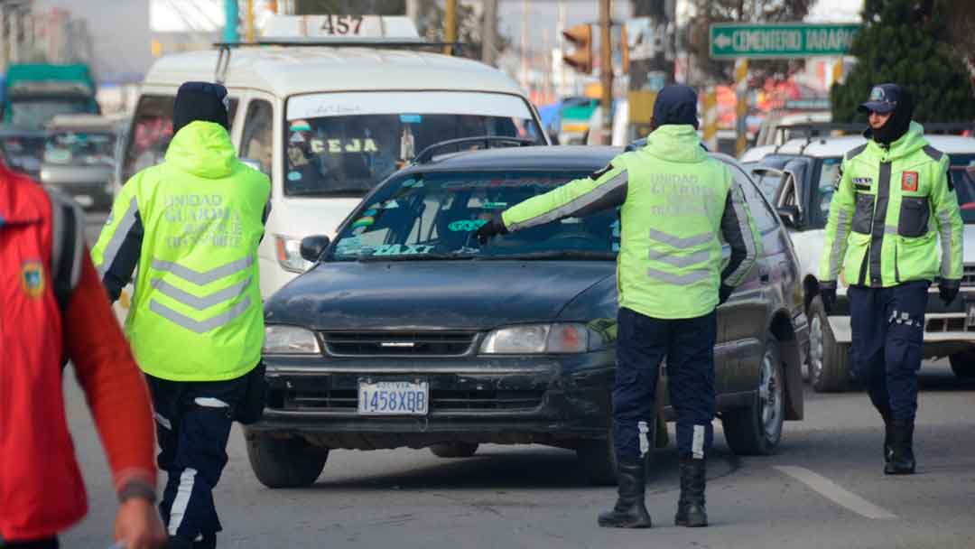 El Alto: restricción vehicular sin sanciones esta vigente.