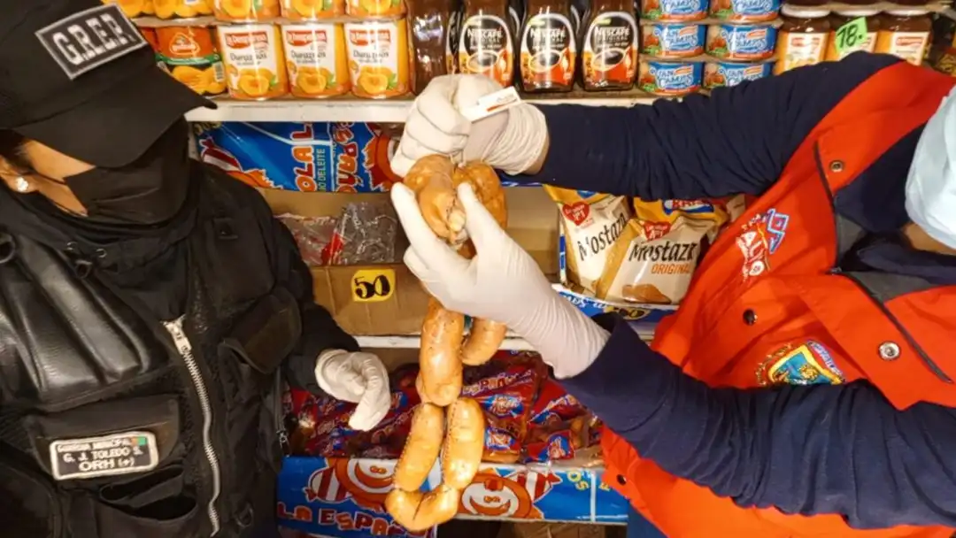 Salchichas para San Juan en El Alto.