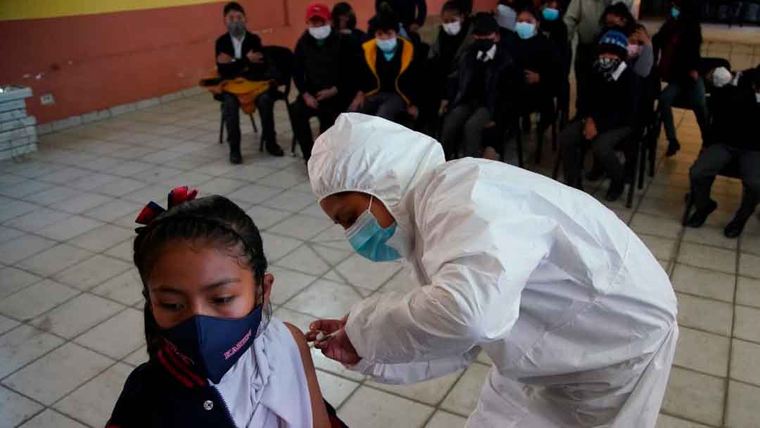 Recomiendan inmunizar a los escolares contra la influenza.