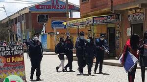 A condición de estar vacunados, autorizan fiestas de promoción en El Alto