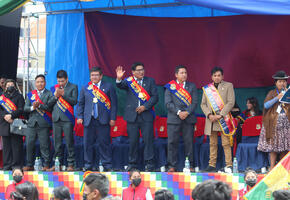 Con desfile cívico la UPEA celebra 38 Aniversario de El Alto