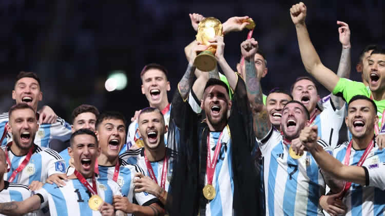 Los jugadores de Argentina, a la cabeza de Lionel Messi durante el festejo.