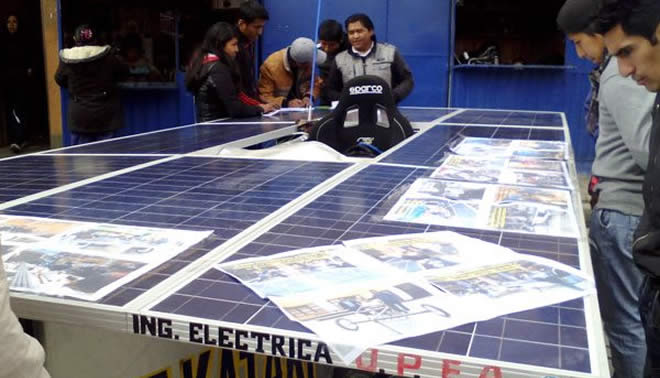 Primer vehículo solar boliviano hecho en la UPEA de El Alto Primer vehículo solar boliviano hecho en la UPEA de El Alto