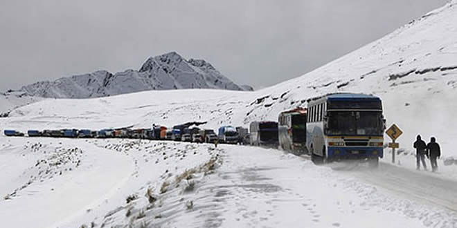 Nevada en carretera a Cochabamba.