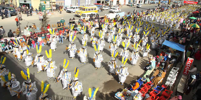 Entrada folklórica Virgen del Carmen de la zona 16 de julio de El Alto