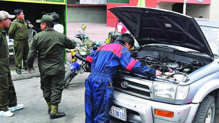 Realizan Inspección Técnica Vehicular en la ciudad de La Paz.