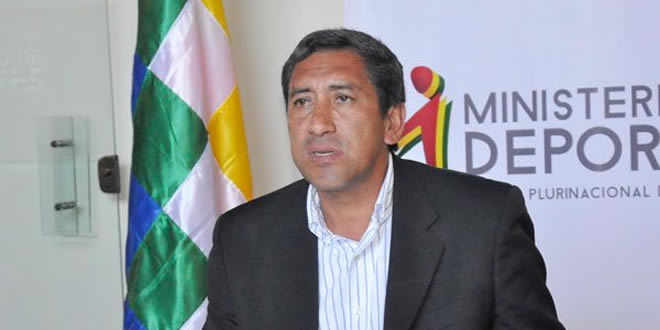 Tito Montaño, ministro de Deportes.