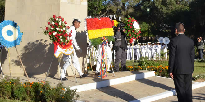 Depósito de ofrendas florales abre actos oficiales por la efeméride de Tarija