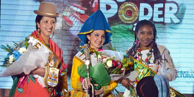 Elizabeth Chura, Lesli Zegada y Jasmín Barra las tres reinas del Gran Poder 2015.