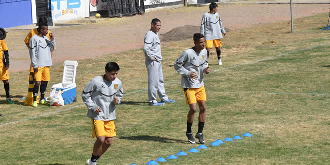 Wayar (izq.) y Ballivián en la práctica del Tigre cumplida en Achumani.