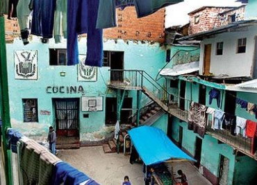La estrategia permitirá mejorar las condiciones de reclusión de 8.073 internos en 17 centros de reclusión y 36 carceletas de Bolivia.