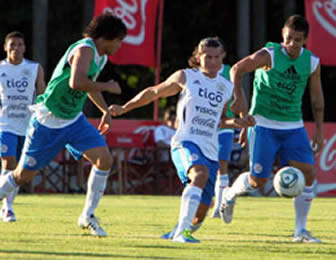 Jugadores paraguayos durante la practica en el CAR de Ypané