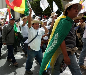 Marchistas llegan a La Paz con el apoyo de diversas organizaciones sociales