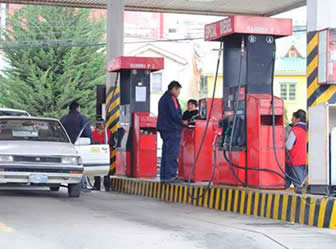 Venta de Gasolina en Surtidores